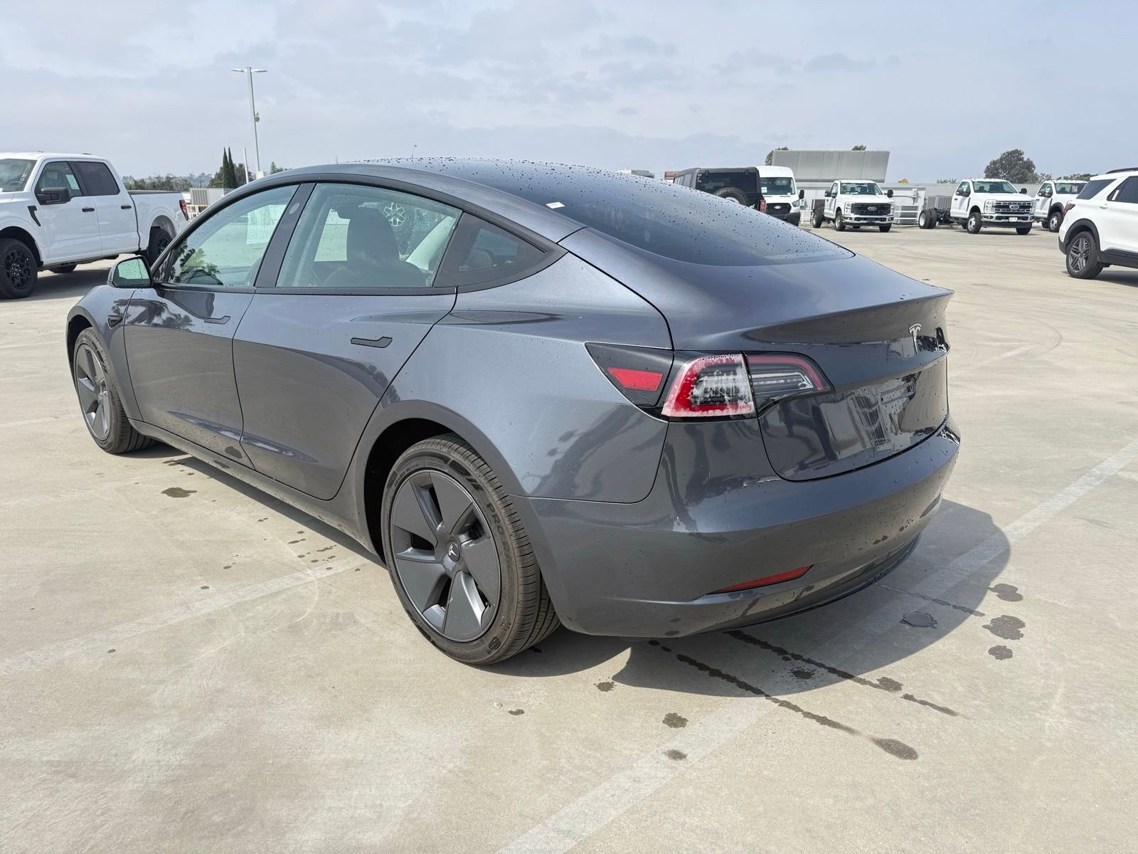 Used 2023 Tesla Model 3 Standard Range image 2