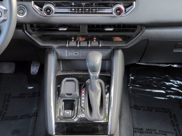 Used 2024 GMC Canyon Elevation RWD image 18