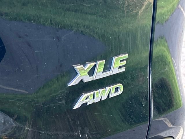 Used 2021 Toyota RAV4 XLE w/ XLE Grade Weather Package AWD/4WD image 13