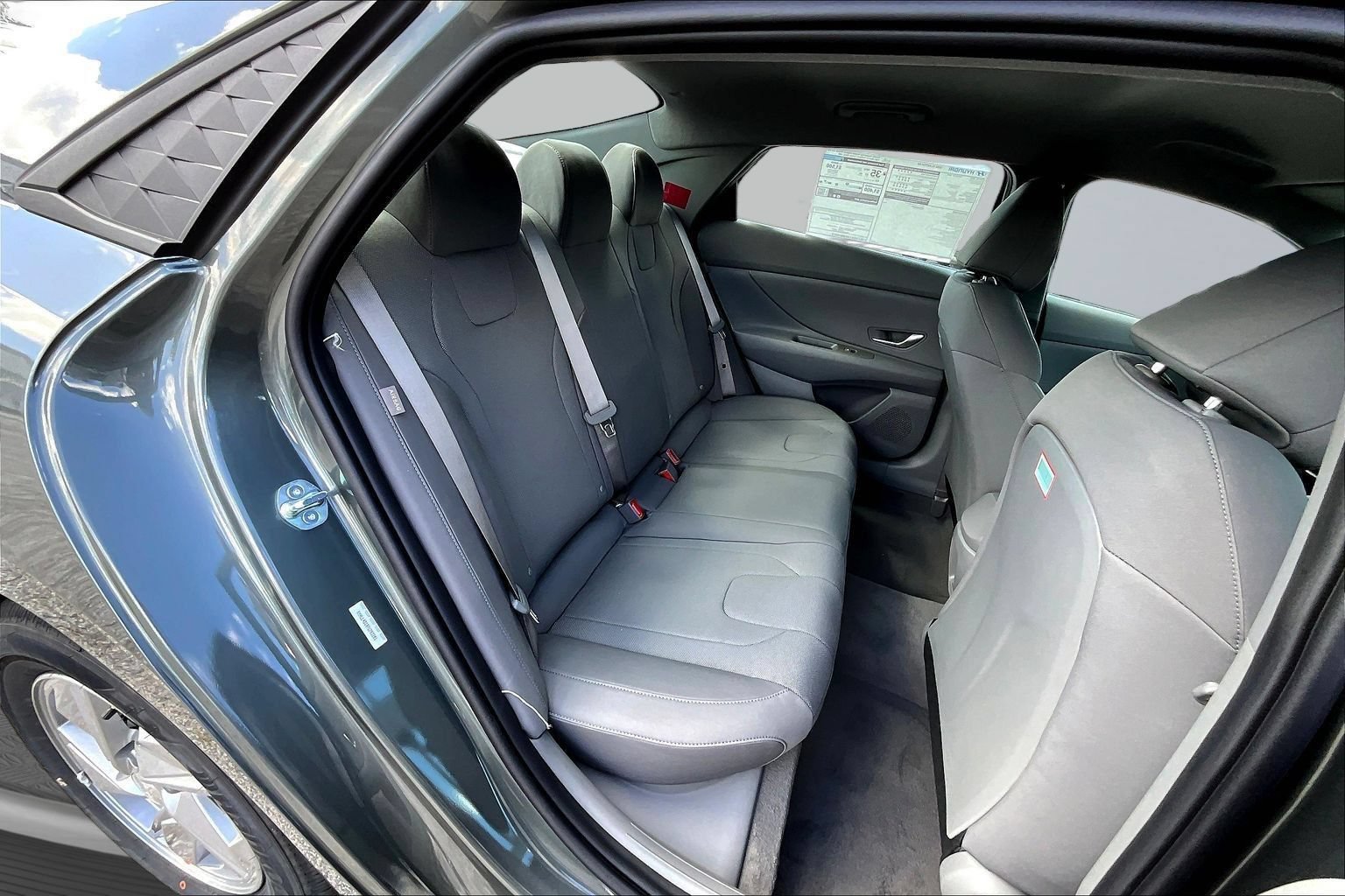 New 2026 Hyundai Elantra SE FWD image 9