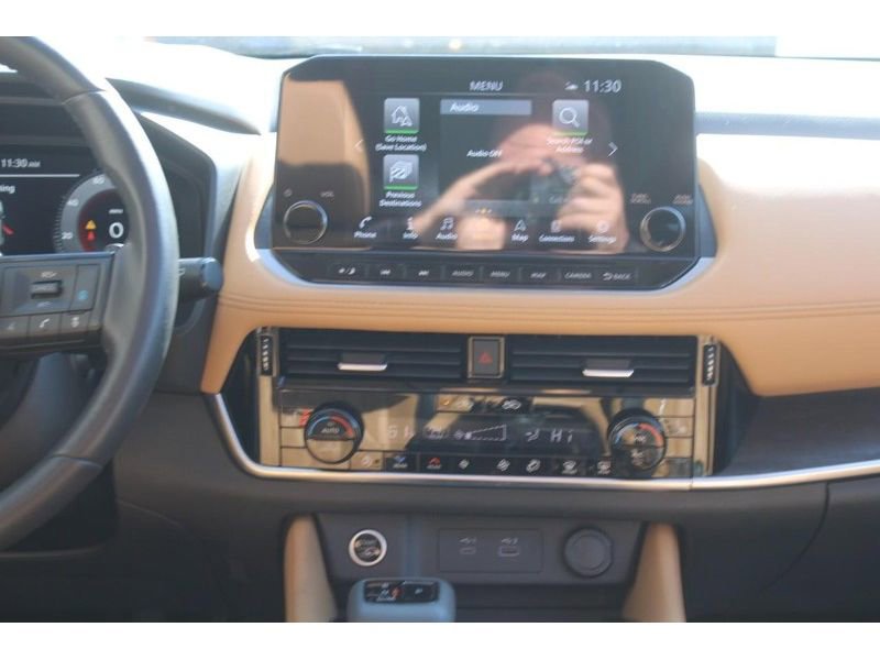 Used 2021 Nissan Rogue Platinum image 16