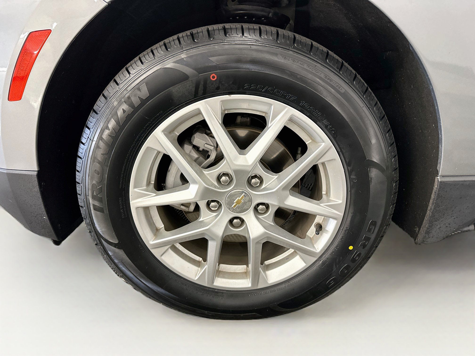 Used 2024 Chevrolet Equinox LT AWD/4WD image 36