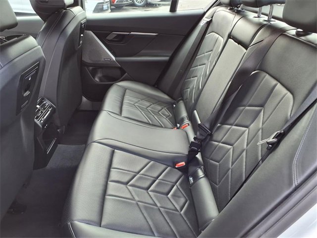 Used 2025 BMW 530i xDrive 530i xDrive image 9