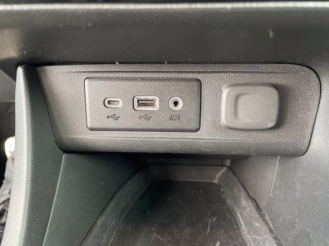 Used 2023 Buick Encore GX Select w/ Sport Touring Package FWD image 20