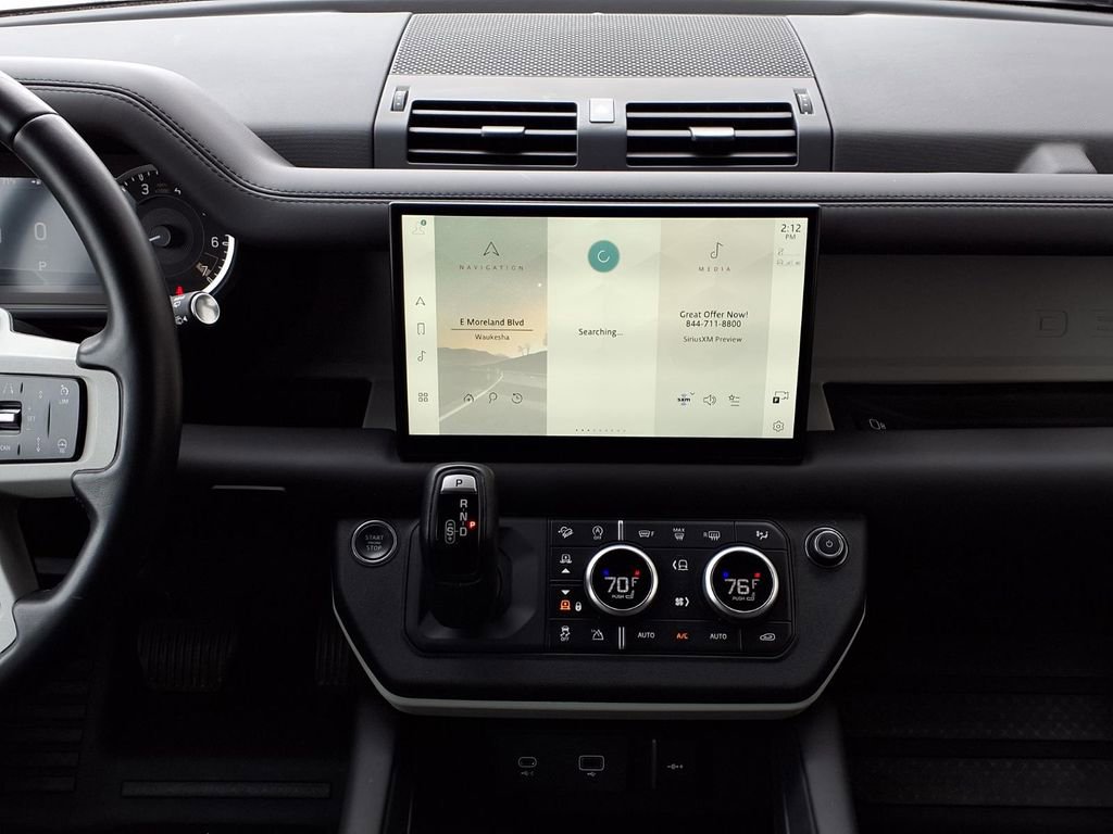 Used 2023 Land Rover Defender 110 SE image 17