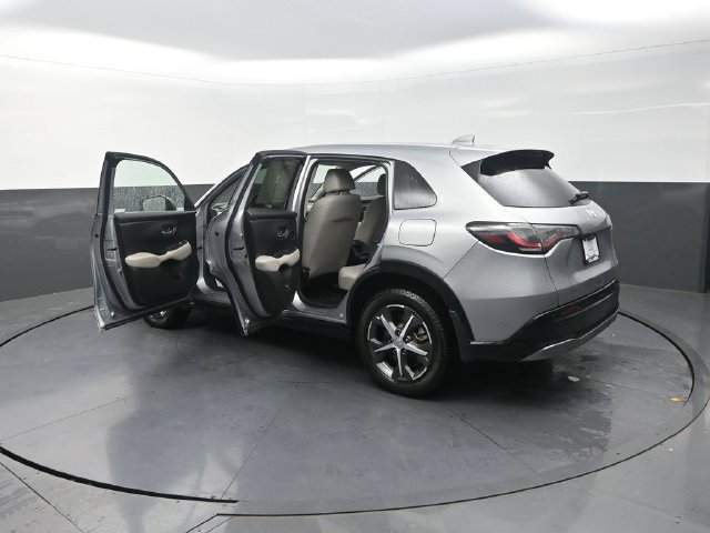 Used 2023 Honda HR-V EX-L image 32
