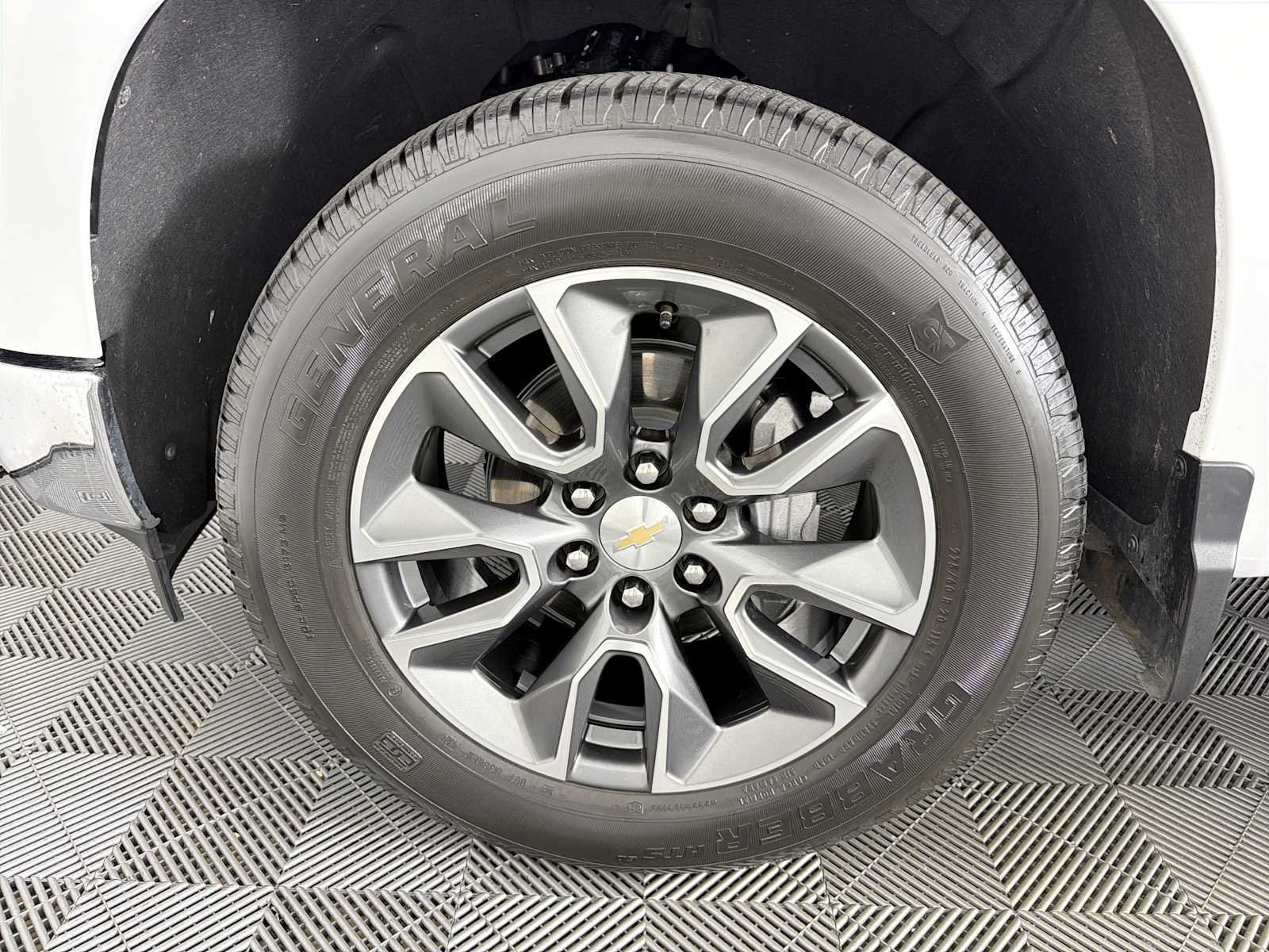 Certified 2025 Chevrolet Silverado 1500 LT w/ All Star Edition Plus RWD image 9