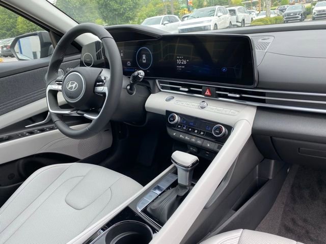 Certified 2025 Hyundai Elantra Limited image 37