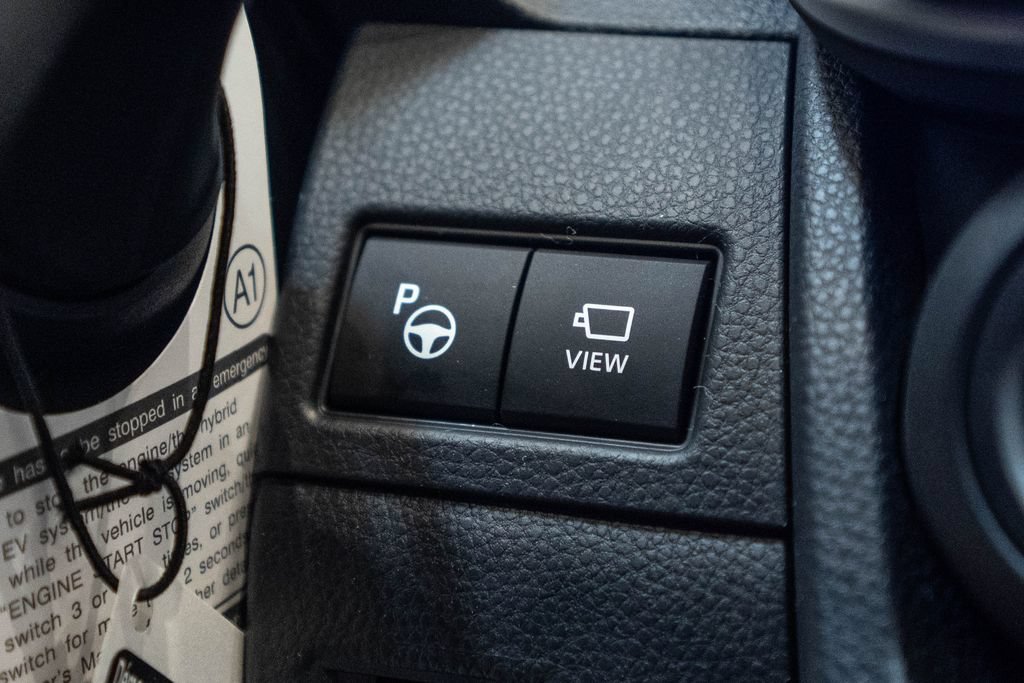 New 2026 Toyota Prius Plug-In Hybrid FWD image 31