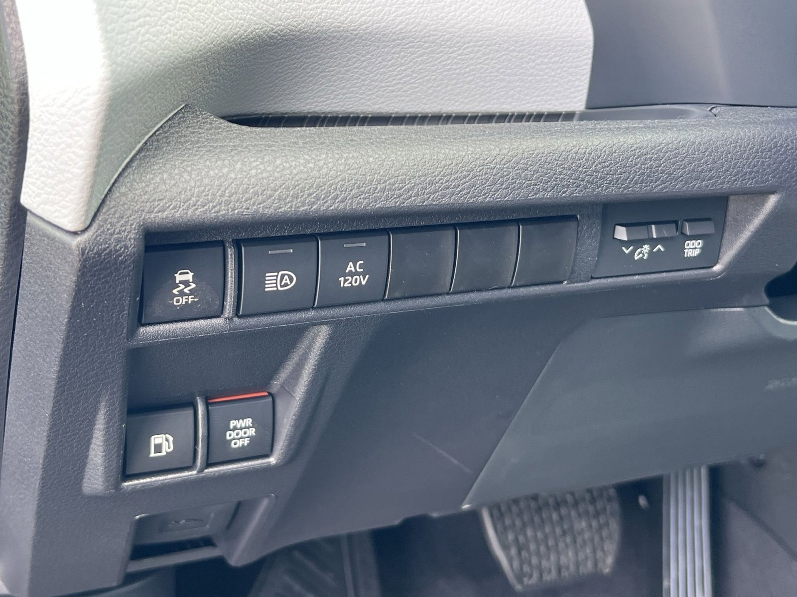 New 2026 Toyota Sienna XLE image 24