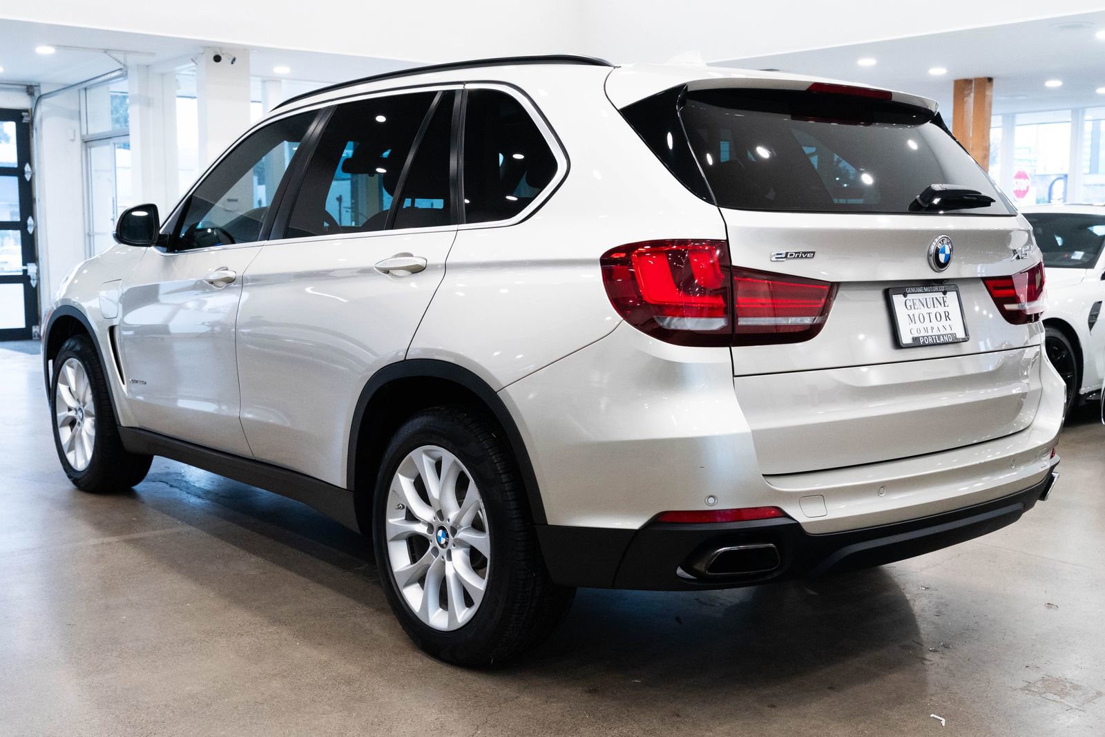 Used 2016 BMW X5 xDrive40e image 6