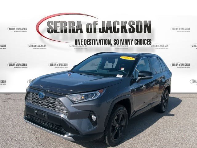 Used 2019 Toyota RAV4 XSE image 4
