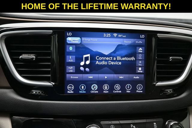 Used 2018 Chrysler Pacifica Touring-L Plus FWD image 26