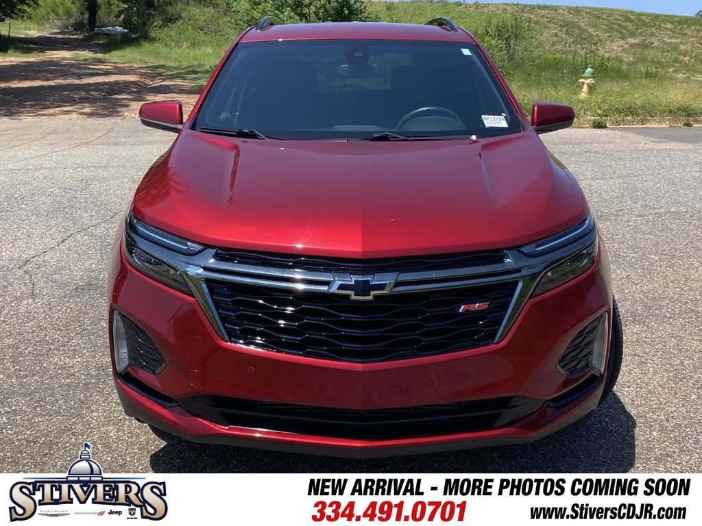 Used 2023 Chevrolet Equinox RS w/ LPO, Floor Liner Package FWD image 2