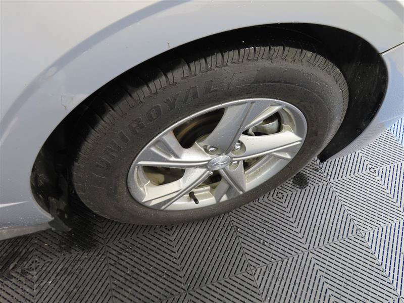 Used 2023 Hyundai Sonata SE w/ Preferred Accessory Package FWD image 9