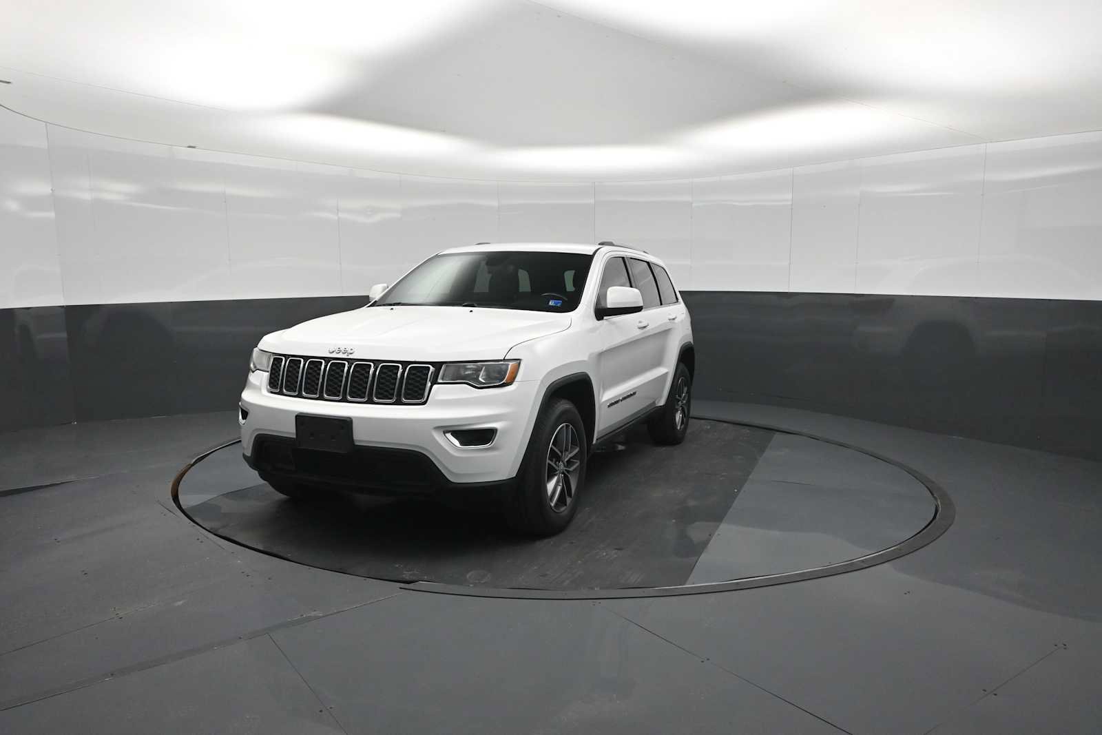 Used 2018 Jeep Grand Cherokee Laredo AWD/4WD image 69