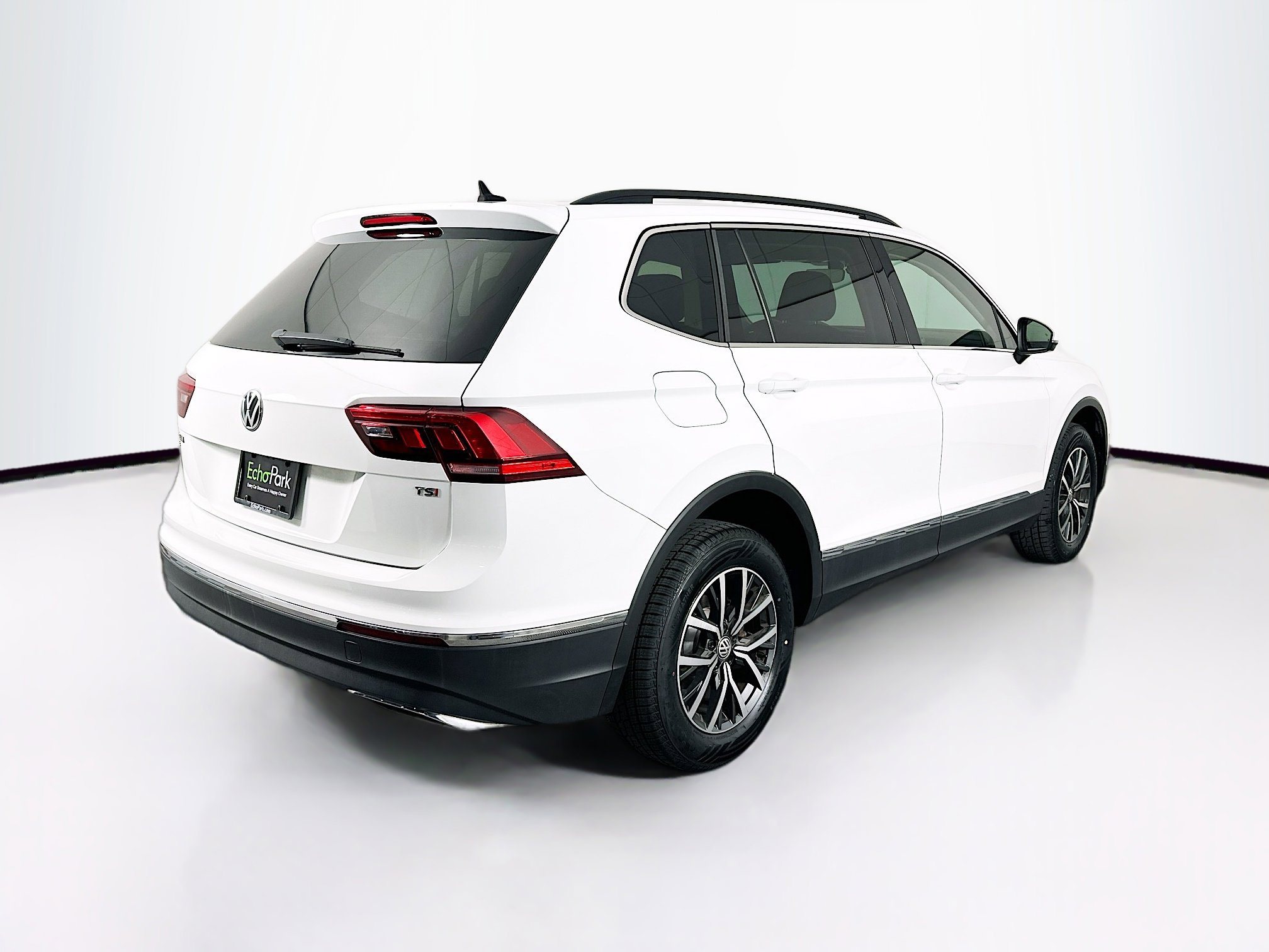 Used 2018 Volkswagen Tiguan SE FWD image 9