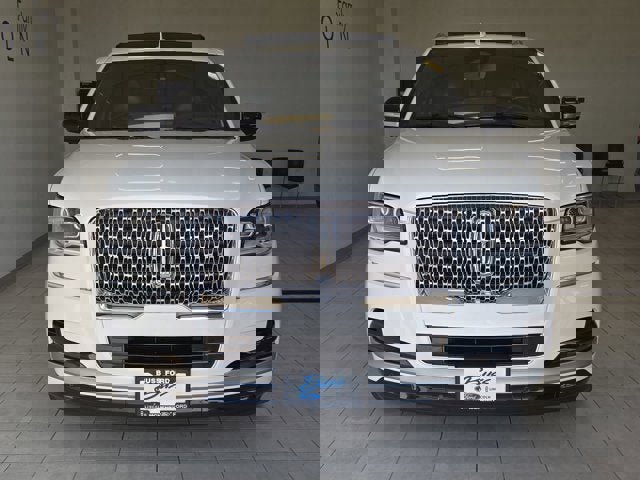 Used 2024 Lincoln Navigator L Reserve w/ Equipment Group 201A image 2