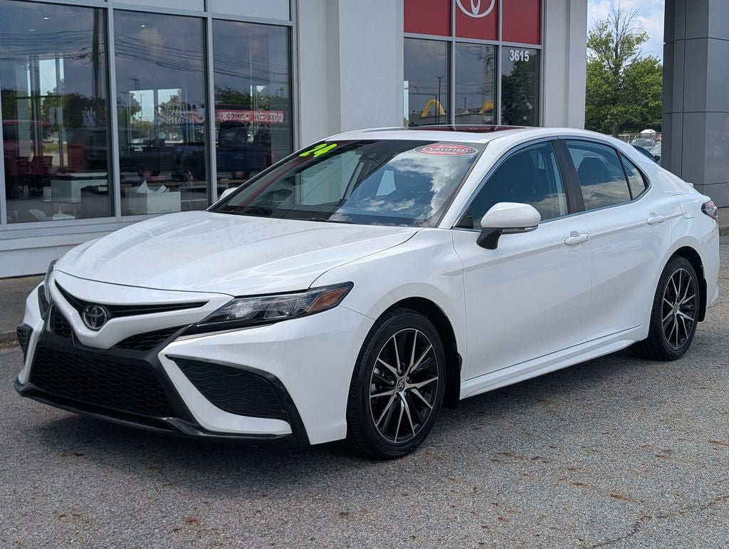 Used 2024 Toyota Camry SE w/ Audio Upgrade Package FWD image 3
