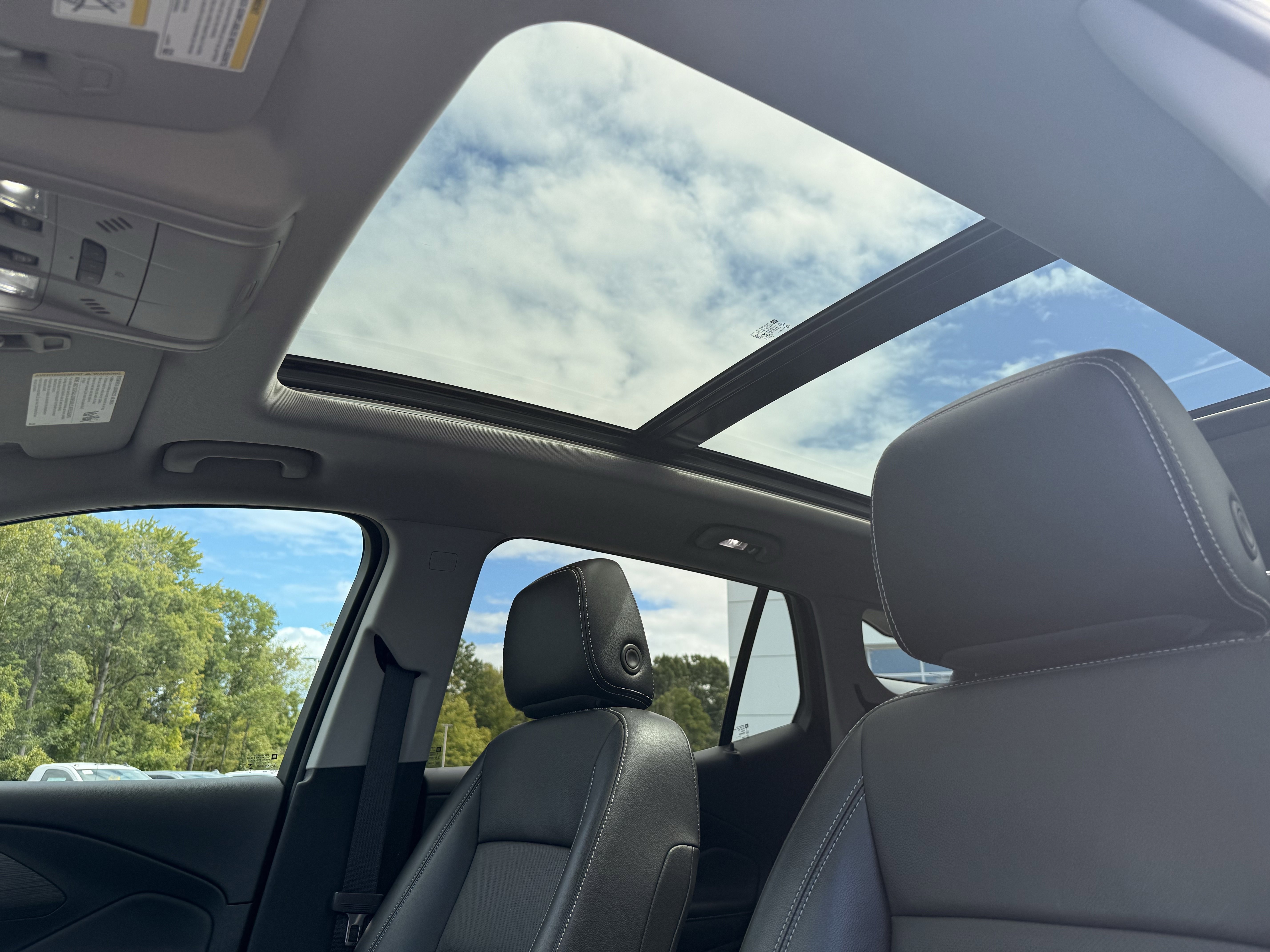 Certified 2023 GMC Terrain SLT w/ Tech Package image 12