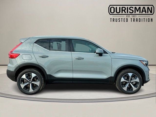 New 2025 Volvo XC40 B5 Plus w/ Climate Package image 6