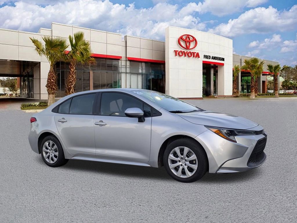 Certified 2022 Toyota Corolla LE image 1