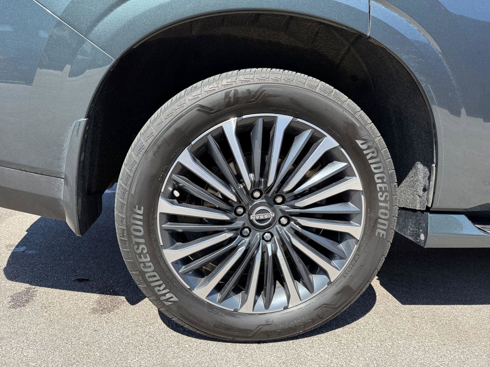 Used 2025 Nissan Armada Platinum Reserve AWD/4WD image 32