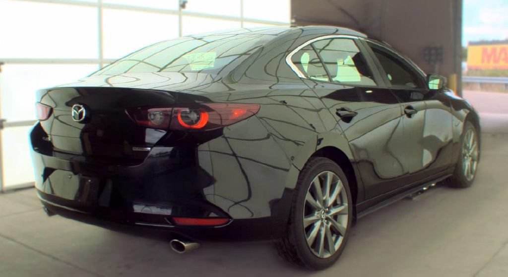 Used 2025 MAZDA MAZDA3 s FWD image 3