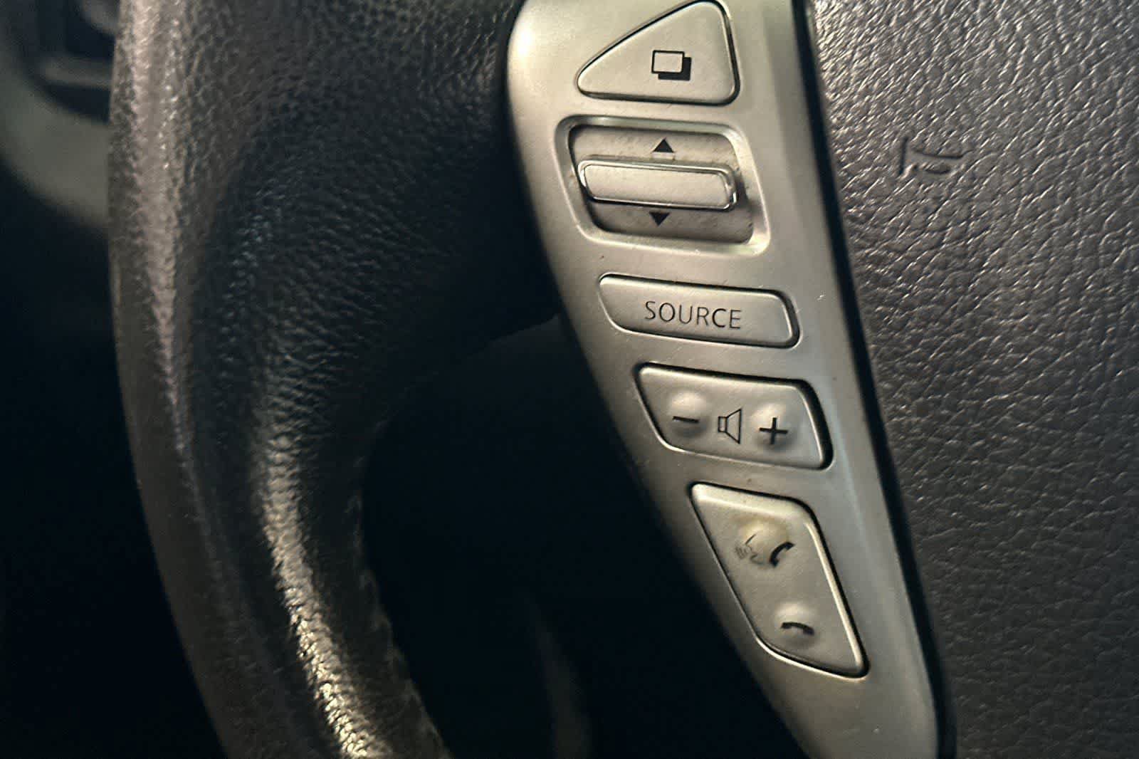 Used 2016 Nissan Versa Note SV FWD image 29