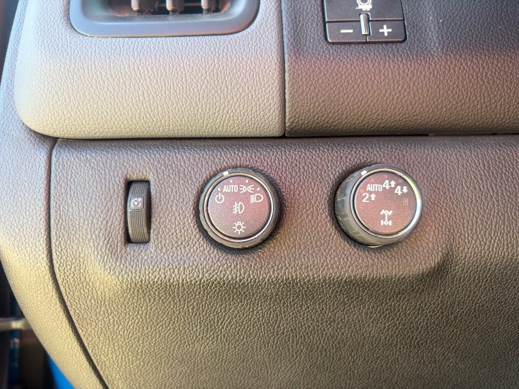 Used 2022 Chevrolet Colorado Z71 w/ Safety Package AWD/4WD image 12