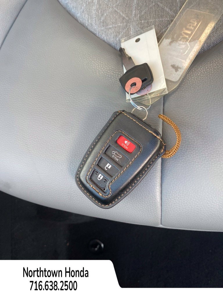 Used 2023 Toyota Highlander Bronze Edition FWD image 20