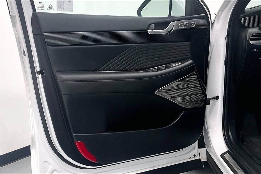 Used 2025 Hyundai Palisade Calligraphy AWD/4WD image 18