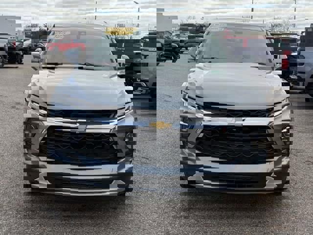 Used 2025 Chevrolet Blazer LT image 3