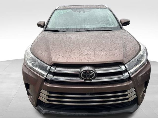 Used 2018 Toyota Highlander Limited Platinum image 2