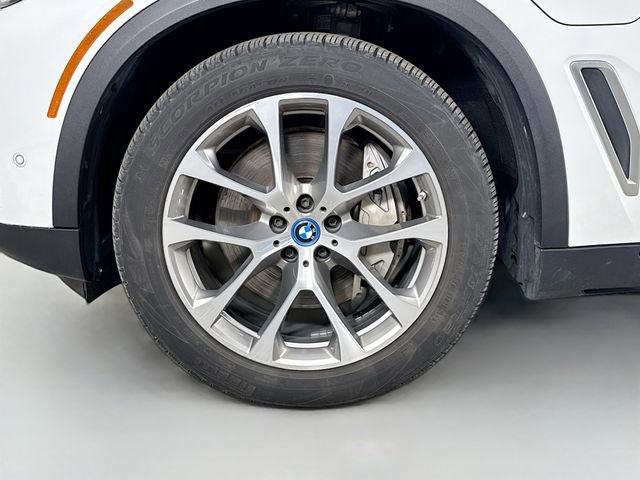 Used 2022 BMW X5 xDrive45e w/ Executive Package AWD/4WD image 31