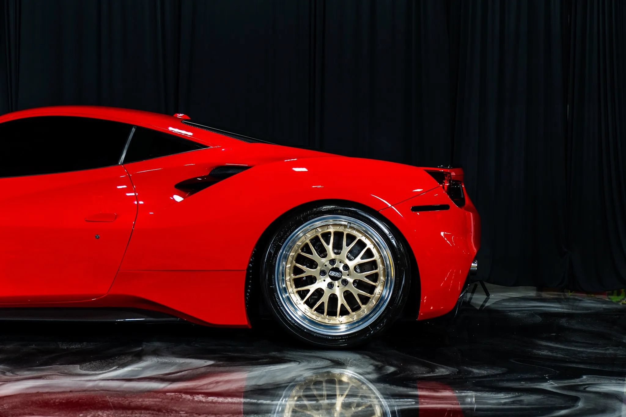 Used 2016 Ferrari 488 GTB RWD image 6