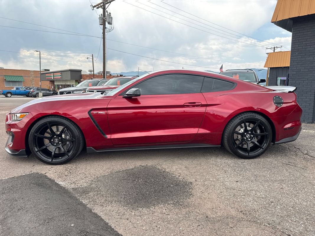 Used 2017 Ford Mustang Shelby GT350 RWD image 4