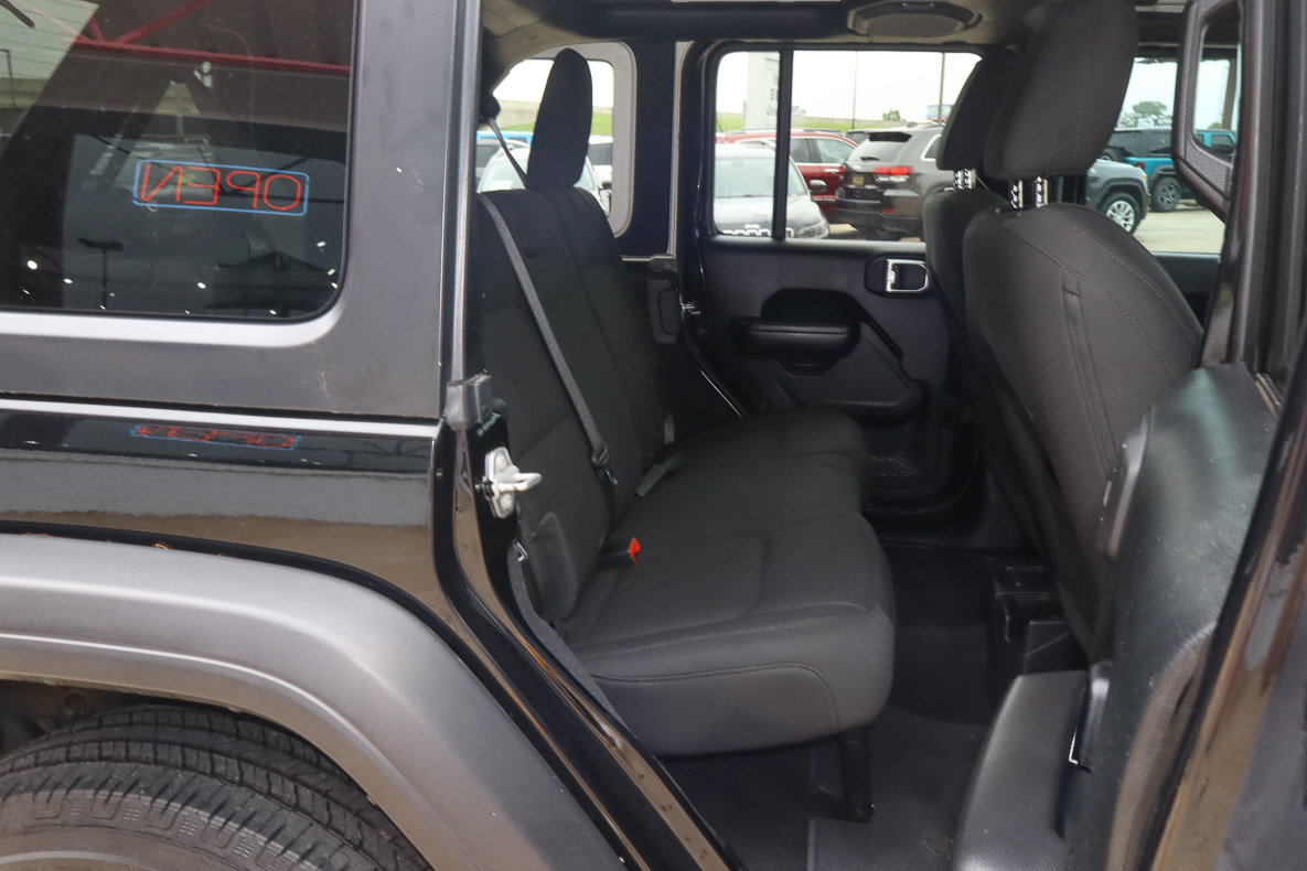 Used 2021 Jeep Wrangler Unlimited Sport AWD/4WD image 23
