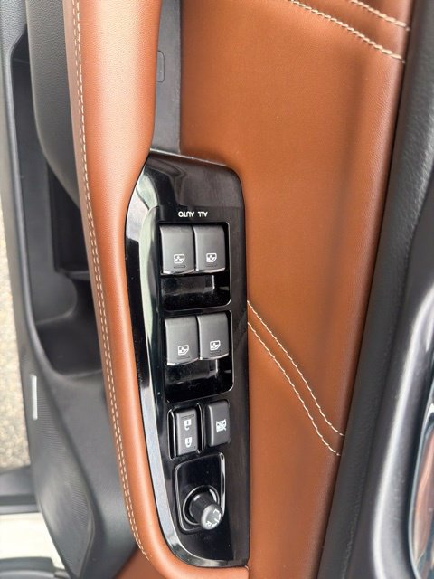Used 2019 Subaru Outback 2.5i Touring AWD/4WD image 10