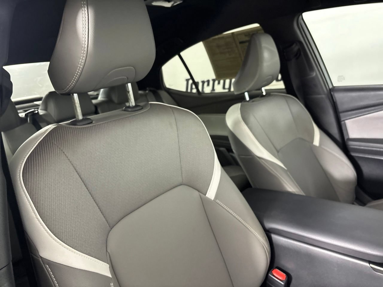 Used 2025 Toyota Camry SE FWD image 30