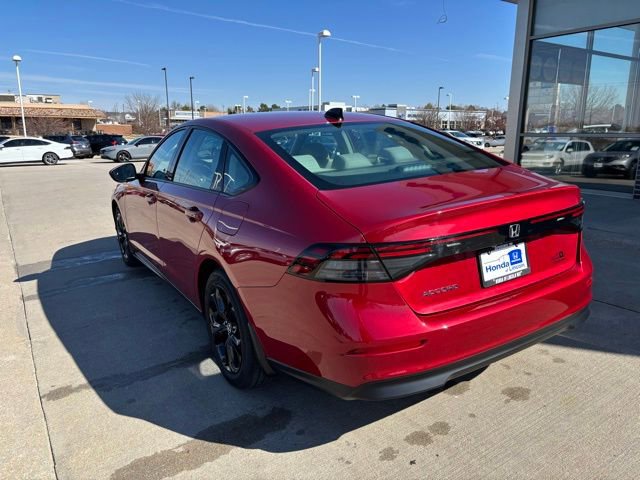 Used 2025 Honda Accord SE image 7