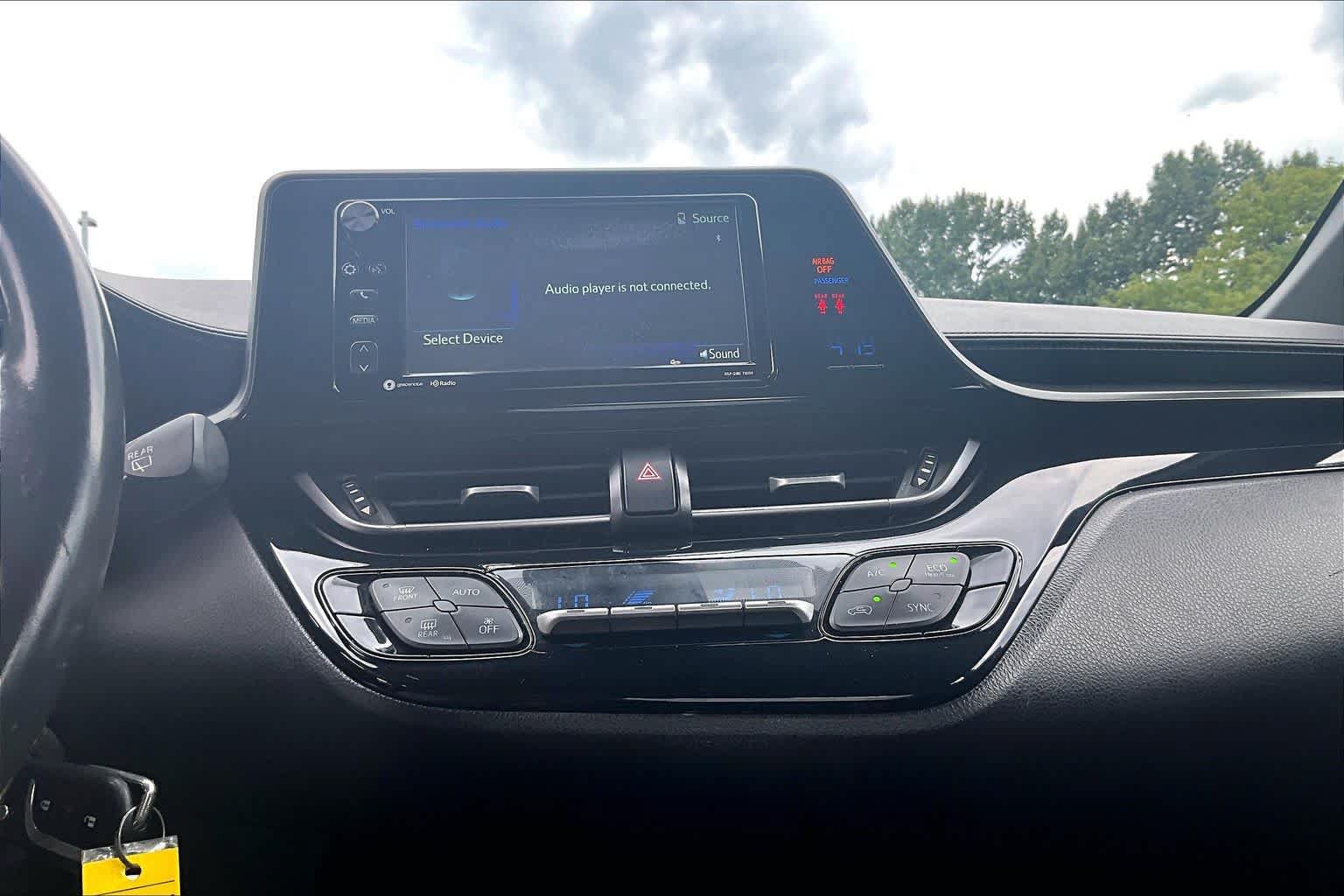 Used 2018 Toyota C-HR XLE FWD image 35