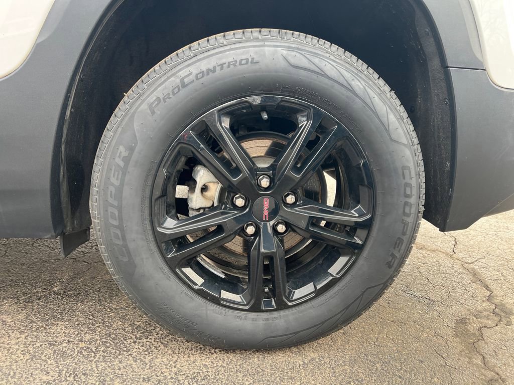 Used 2022 GMC Terrain AT4 w/ LPO, Floor Liner Package image 39