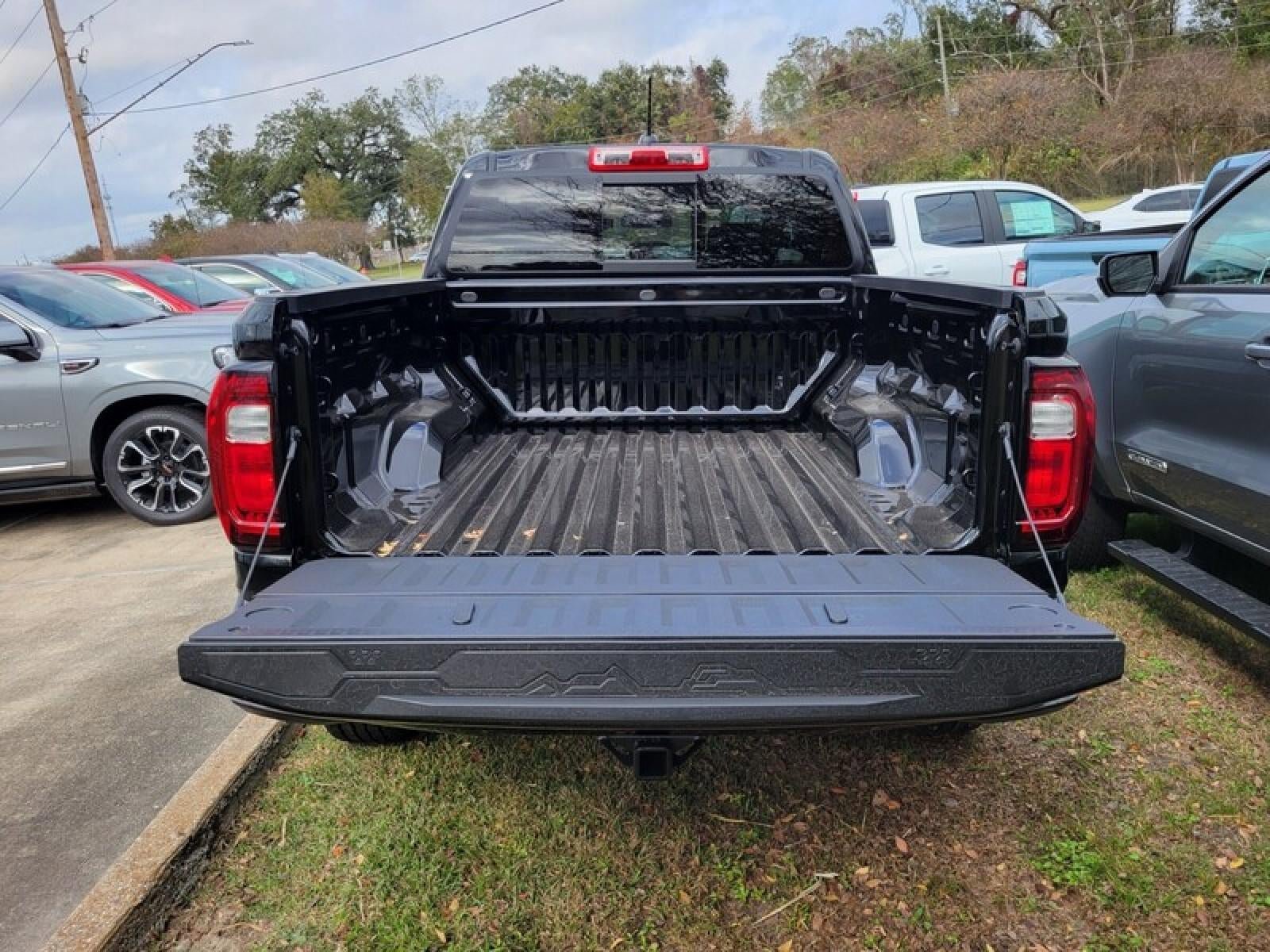 New 2026 GMC Canyon Elevation w/ Convenience Package RWD image 7