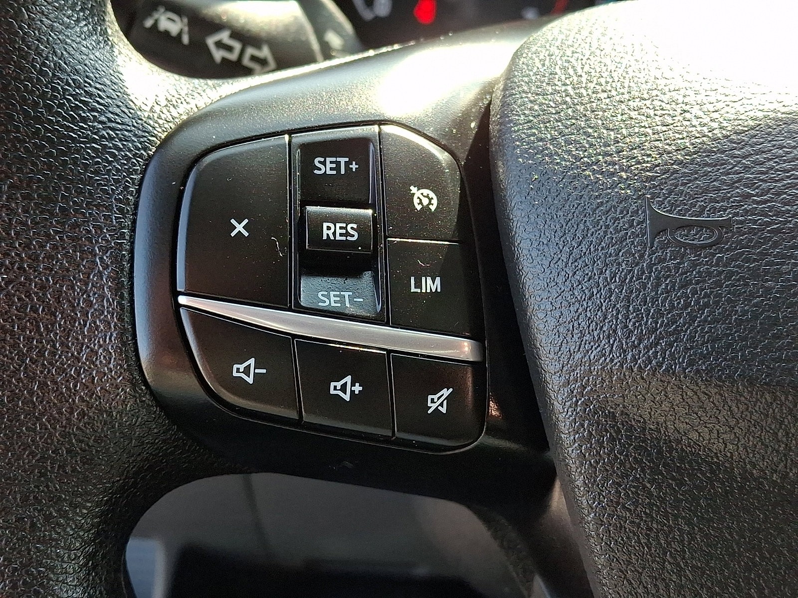 Used 2024 Ford Transit 350 XLT image 21