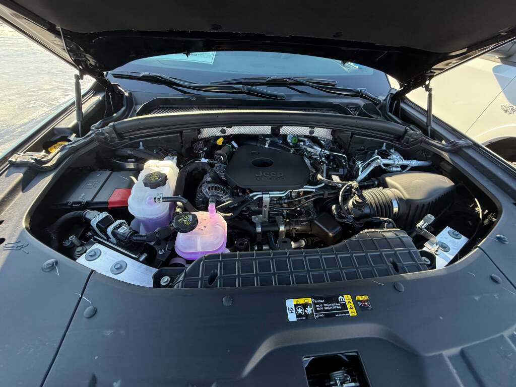 New 2026 Jeep Grand Cherokee Altitude image 24