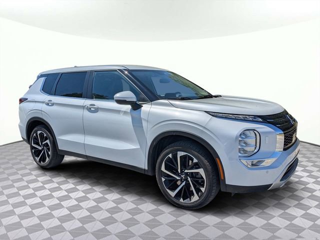 Used 2024 Mitsubishi Outlander SE AWD/4WD image 2