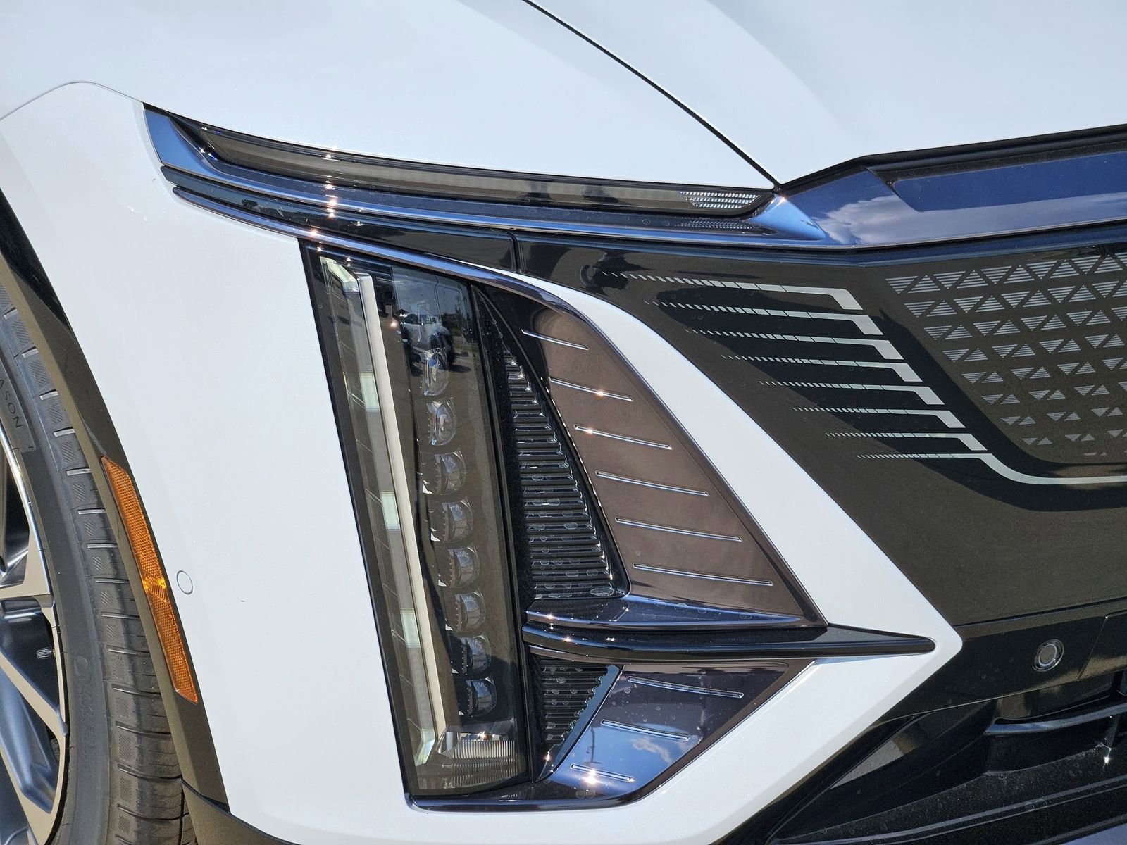 New 2026 Cadillac Lyriq Premium Sport image 9