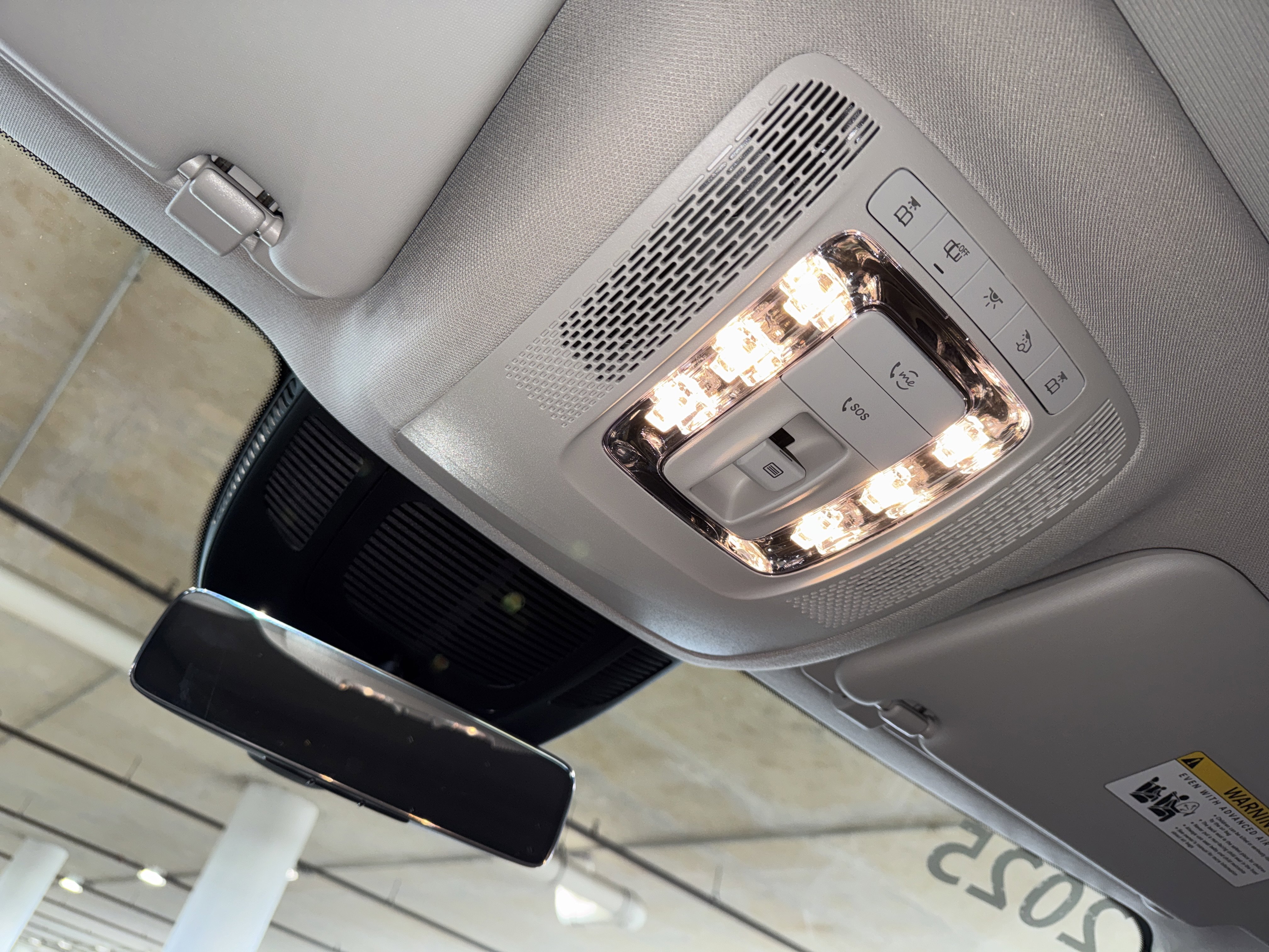 Used 2025 Mercedes-Benz GLE 350 4MATIC image 32