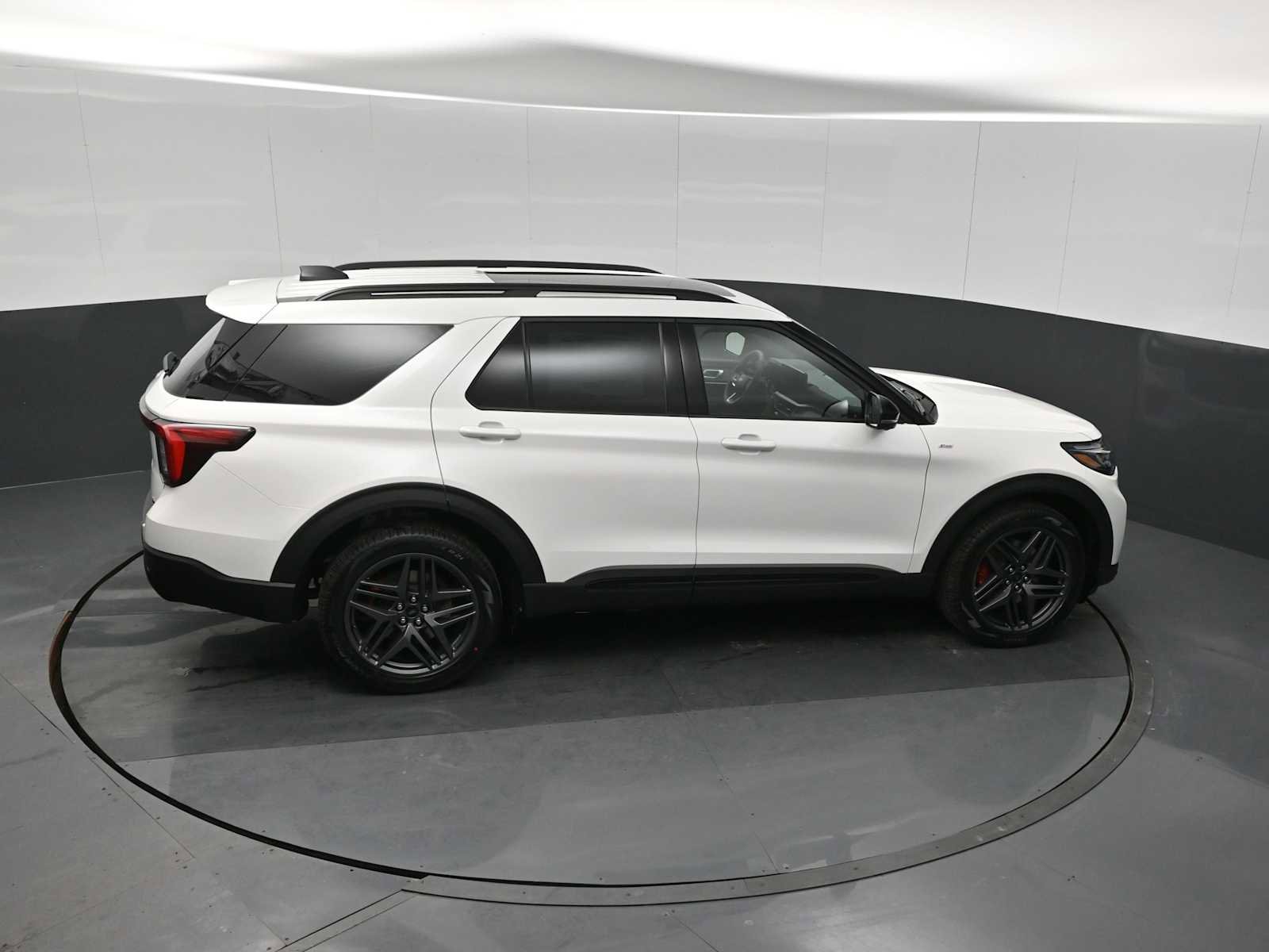 New 2026 Ford Explorer ST-Line w/ ST-Line Street Pack image 26